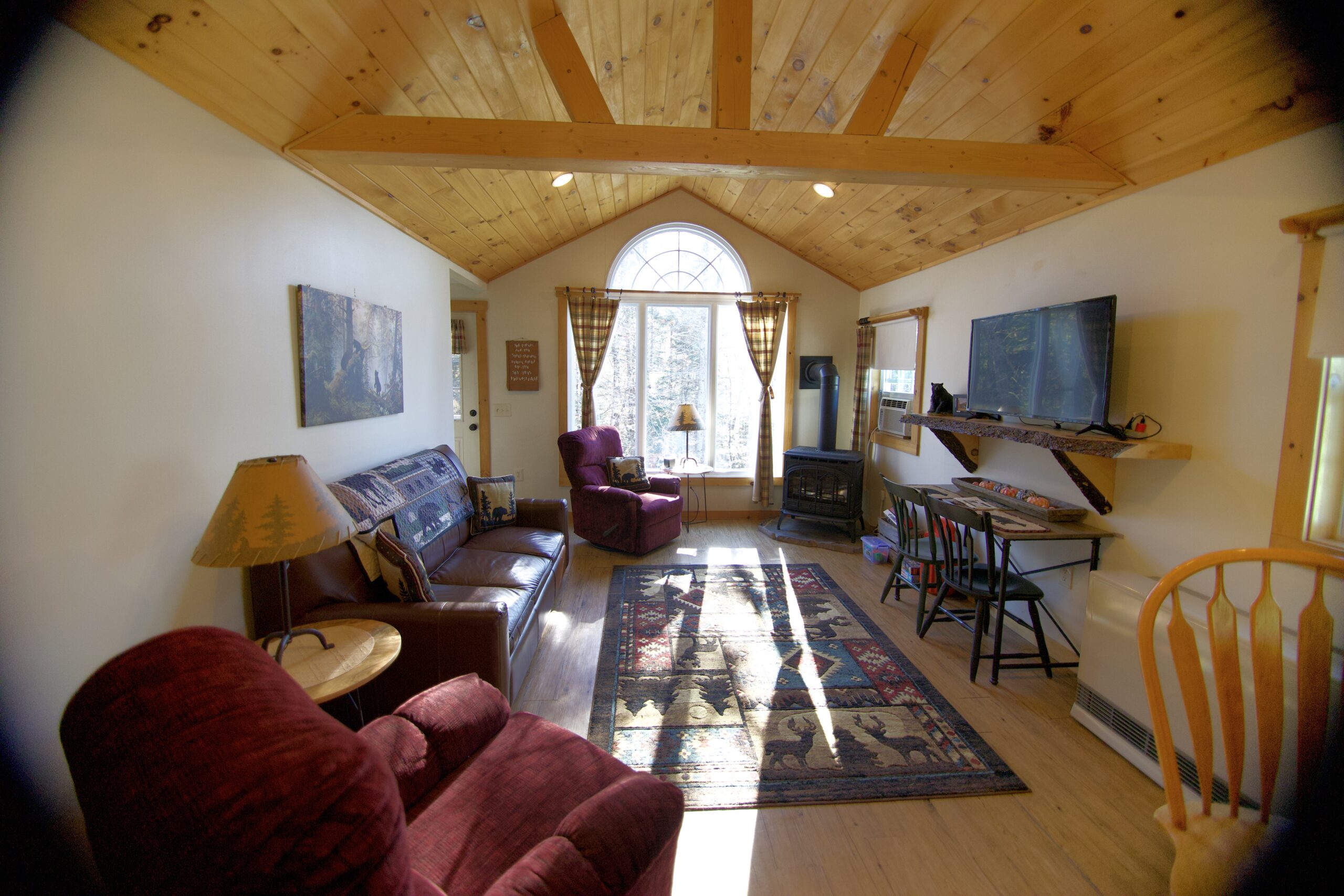 2 Bedroom rental, with 2 Queen sized beds.